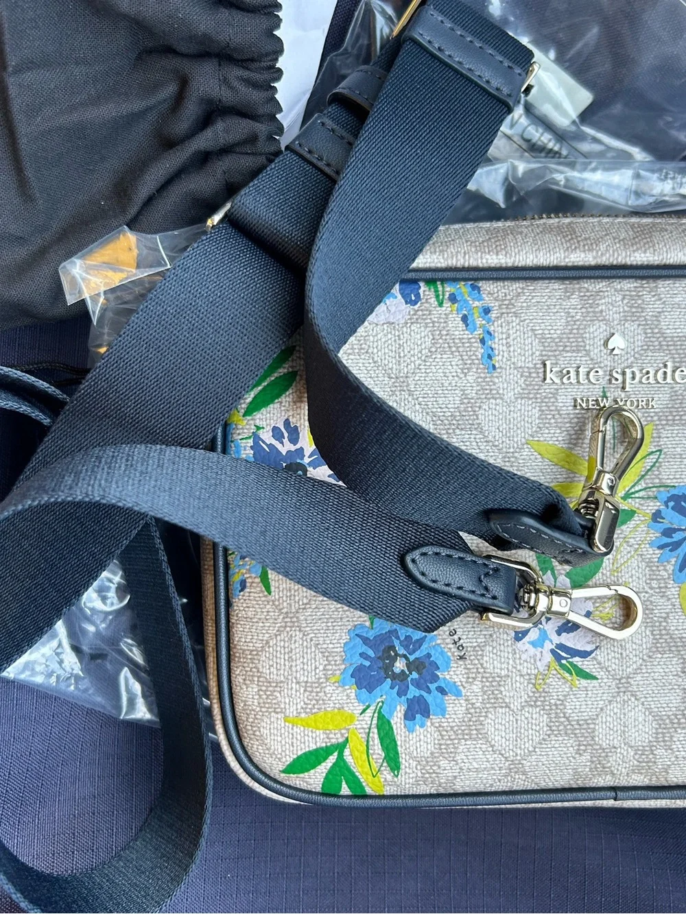 kate spade beige logo-lined handbag interior